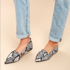 Lulus Flats